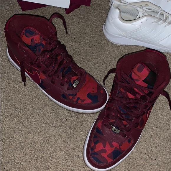 Women’s AF1 - Picture 1 of 3